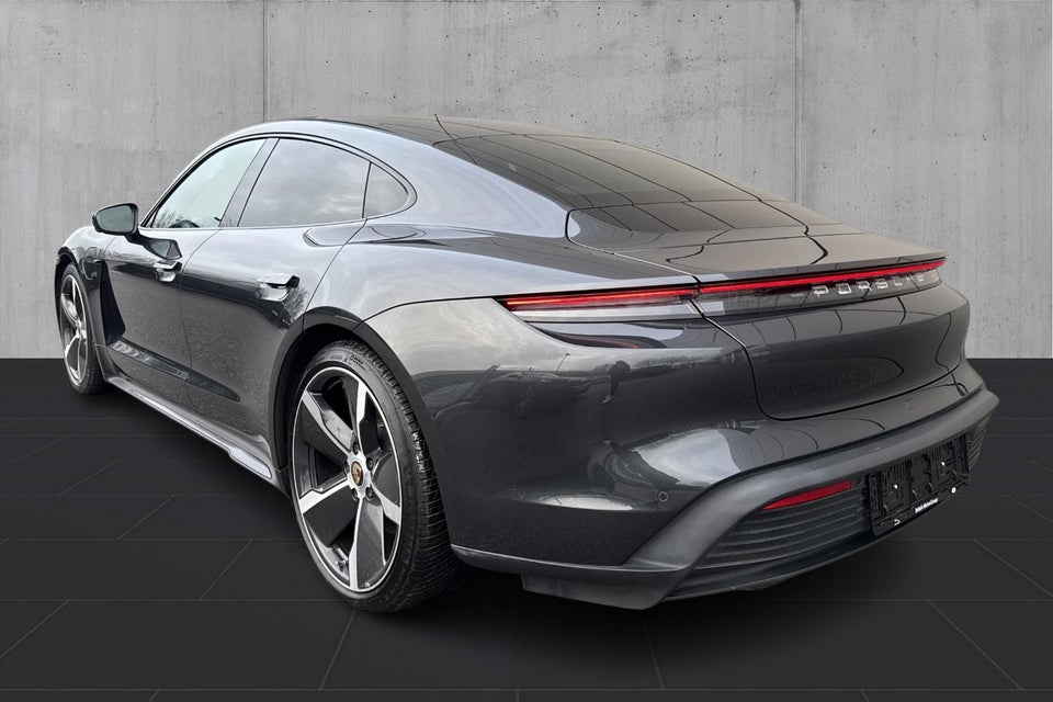 Porsche Taycan Performance+ 4d