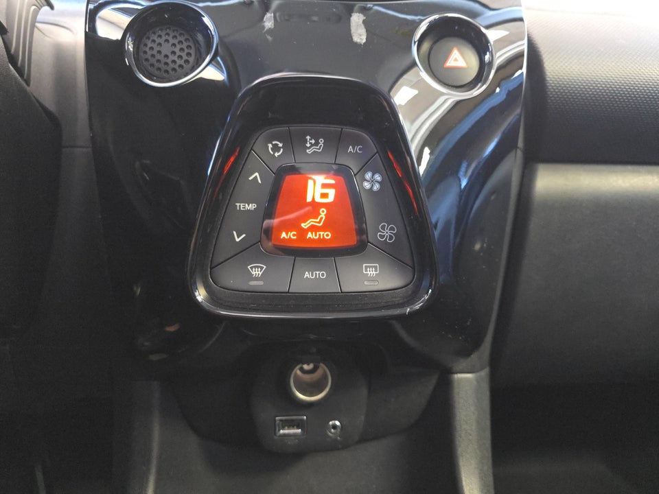 Citroën C1 1,0 VTi Attaque 5d