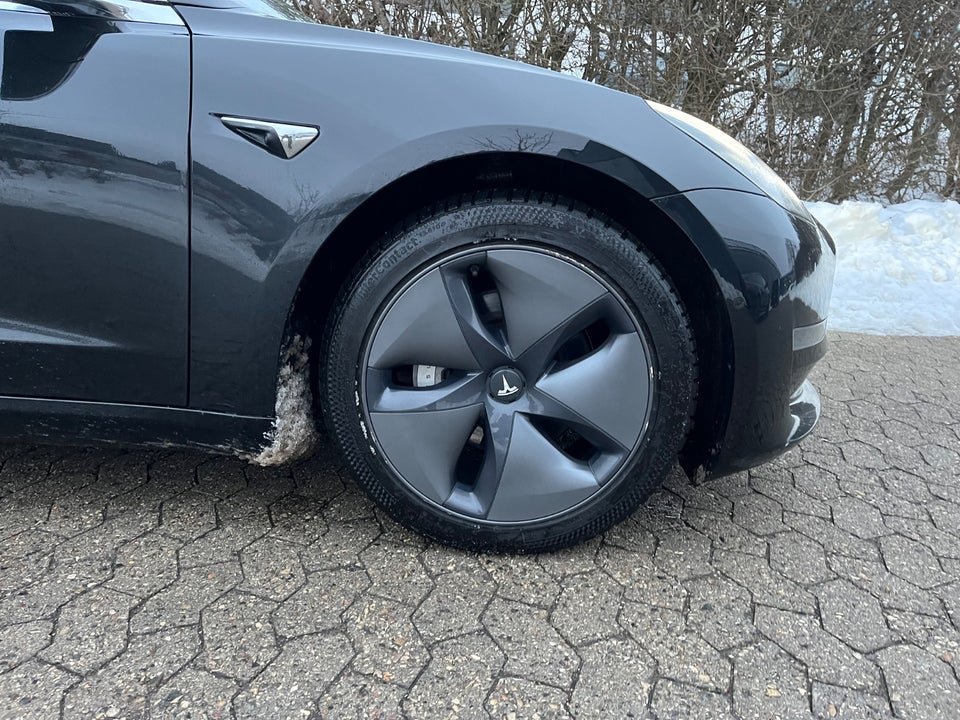 Tesla Model 3 Long Range AWD 4d