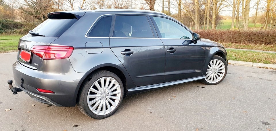 Audi A3 1,4 e-tron S-line Sportback S-tr. 5d