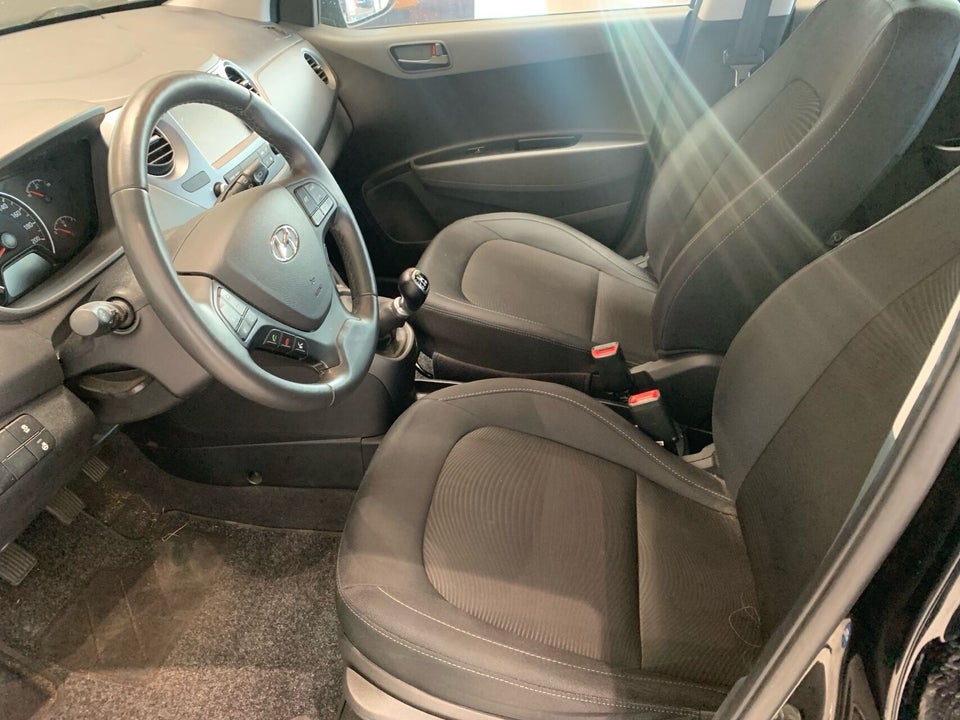 Hyundai i10 1,0 Spring Komfort 5d