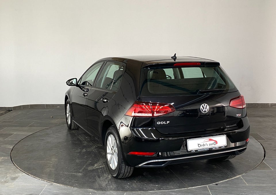 VW Golf VII 1,6 TDi 115 Comfortline 5d