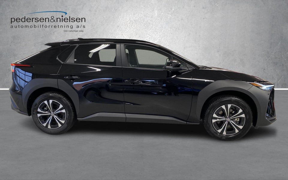 Toyota bZ4X 73 Executive 5d