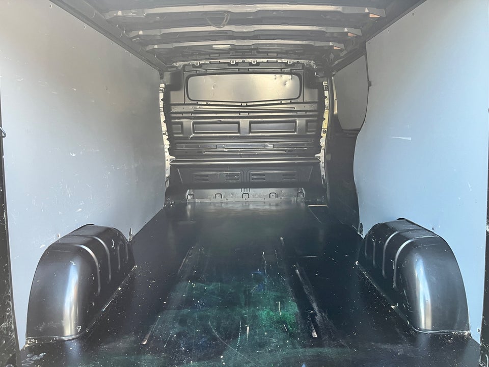 Renault Trafic T29 2,0 dCi 120 L2H1