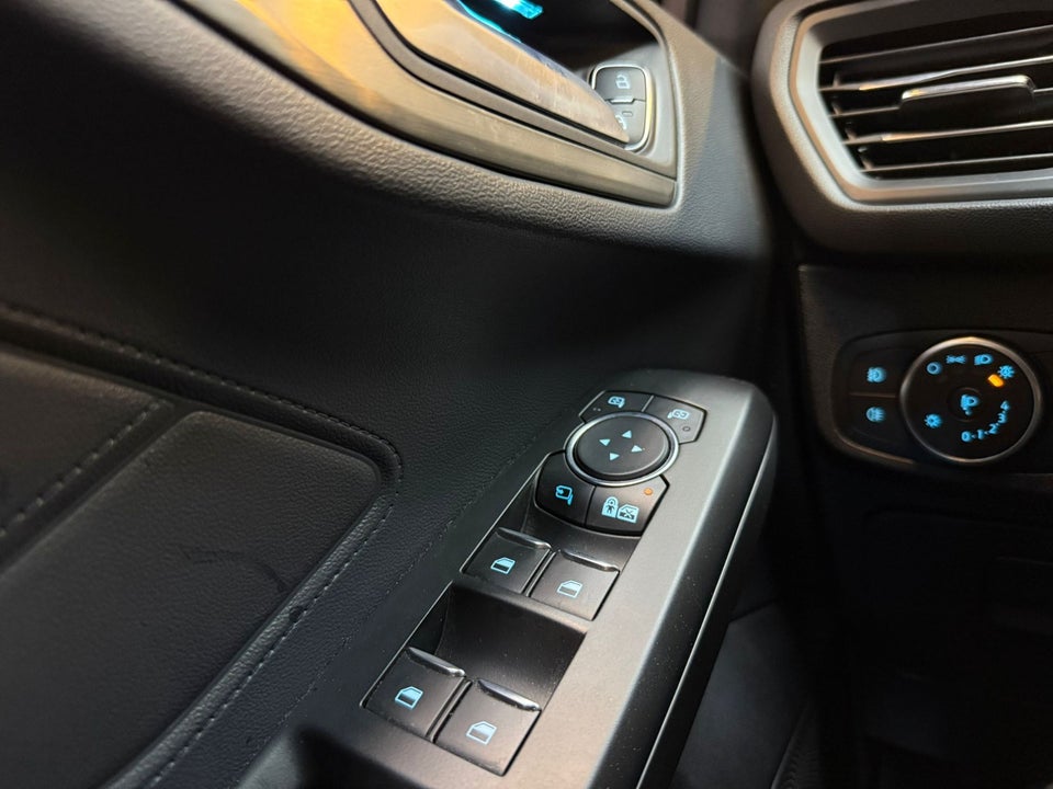 Ford Focus 1,5 EcoBlue Titanium stc. Van 5d