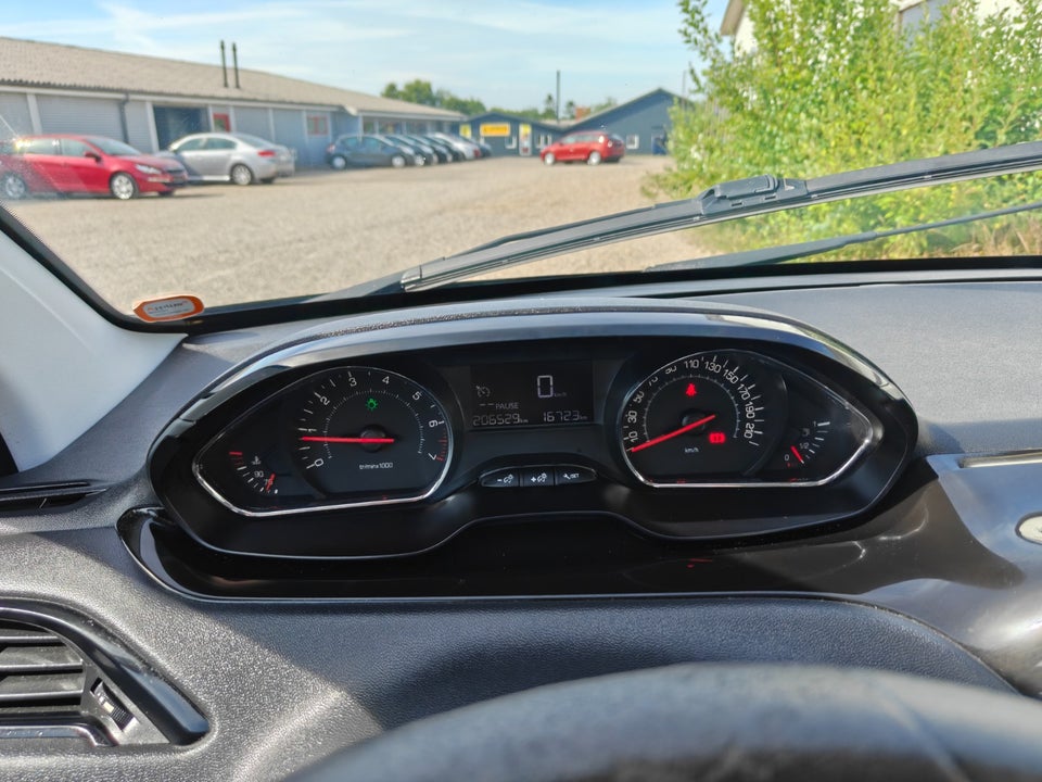 Peugeot 208 1,2 VTi Active 5d