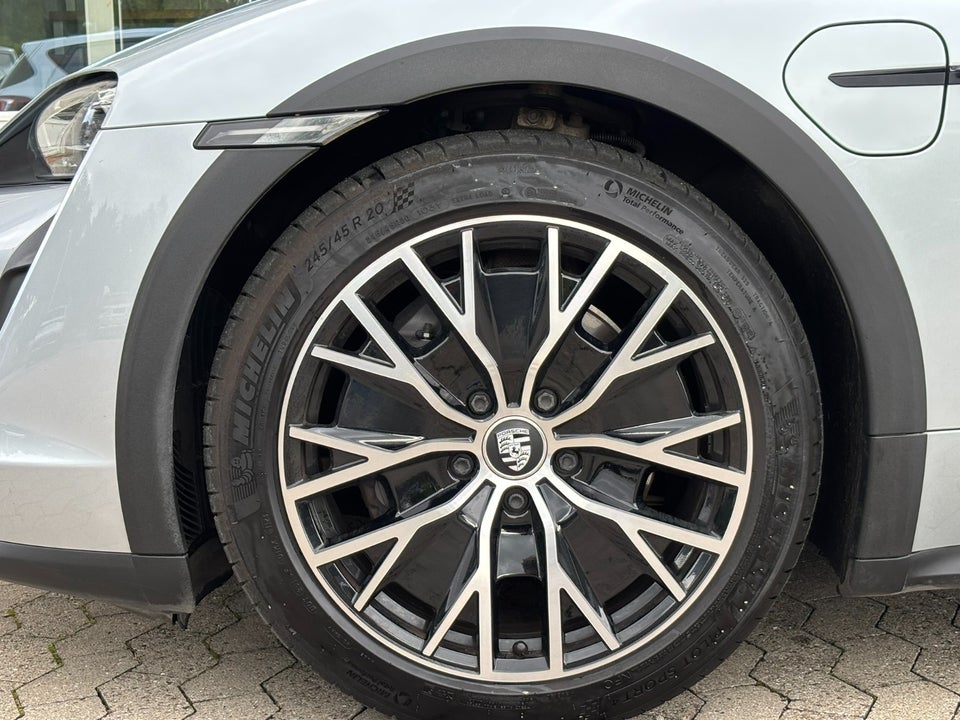 Porsche Taycan 4 Performance+ Cross Turismo 5d