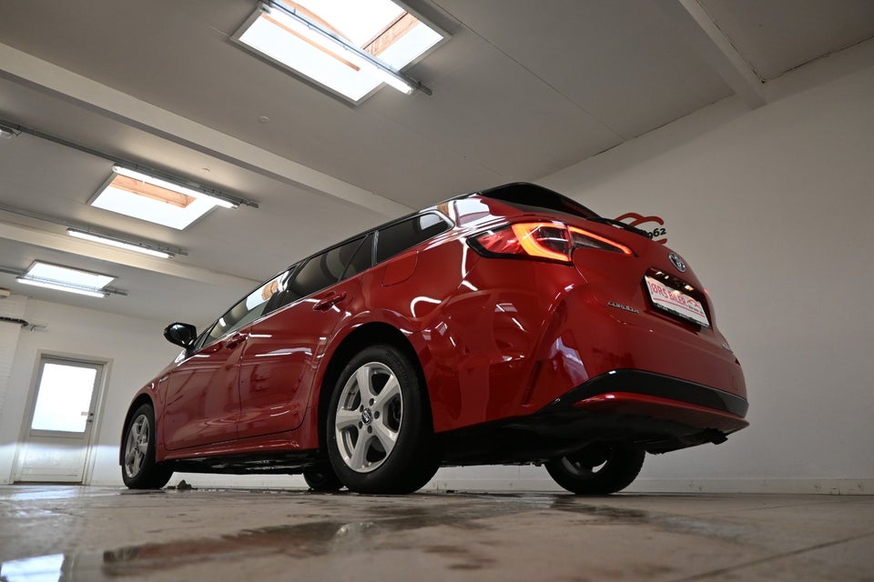 Toyota Corolla 1,8 Hybrid H3 Premium Touring Sports MDS 5d