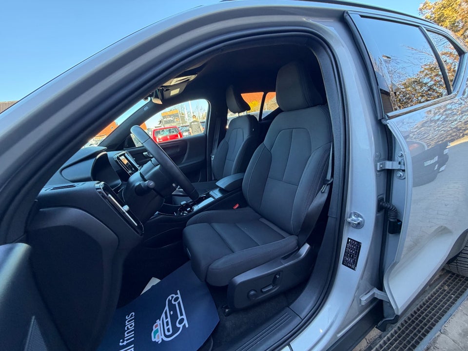 Volvo XC40 ReCharge Extended Range Plus 5d