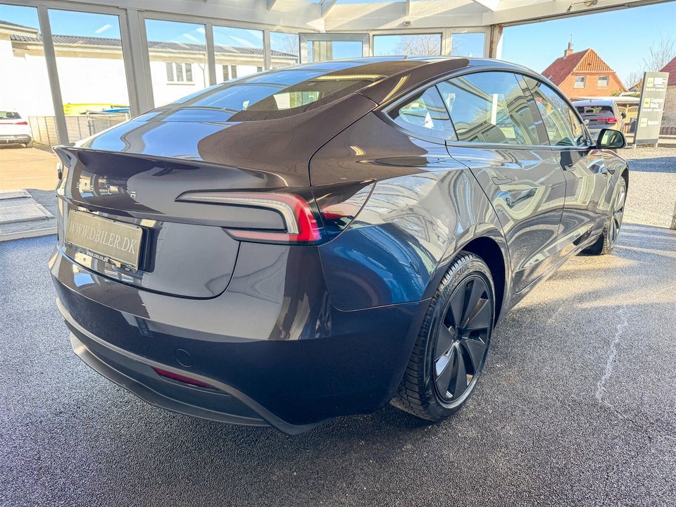 Tesla Model 3 RWD 4d
