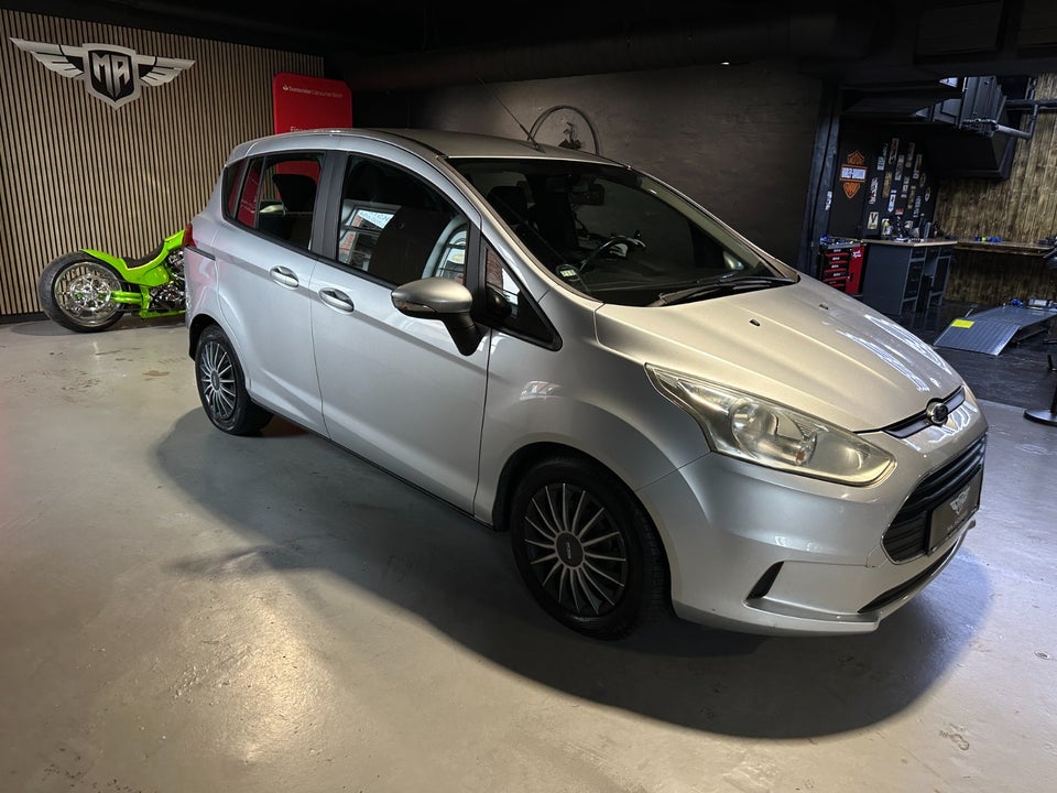 Ford B-MAX 1,0 SCTi 100 Titanium 5d