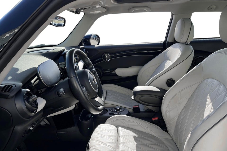 MINI Cooper SE Classic Trim 3d