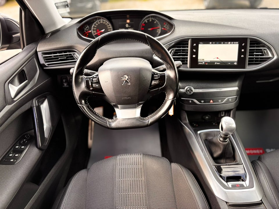 Peugeot 308 1,6 BlueHDi 120 Allure Sky 5d