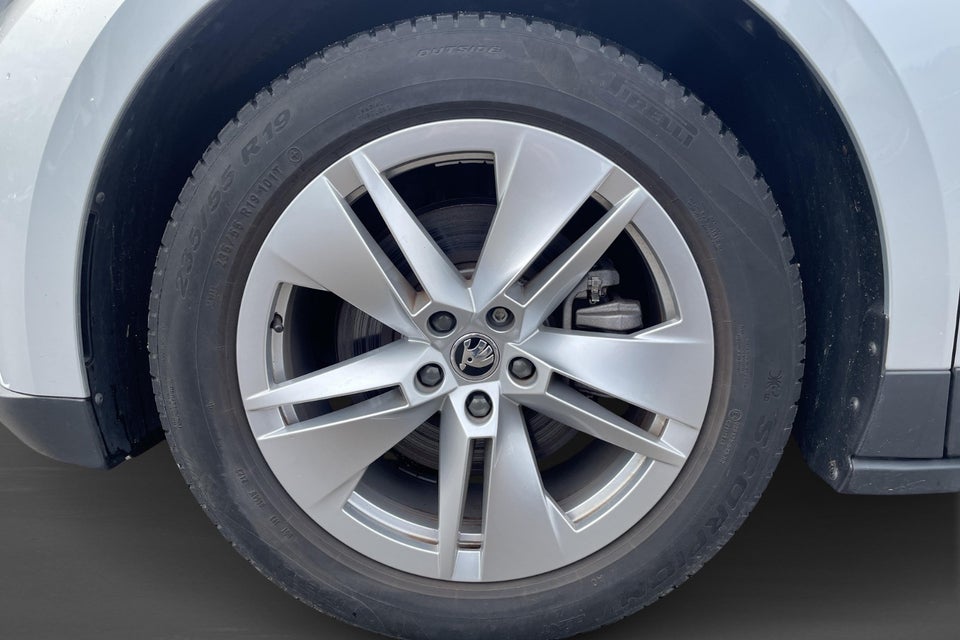 Skoda Enyaq 60 iV Loft 5d