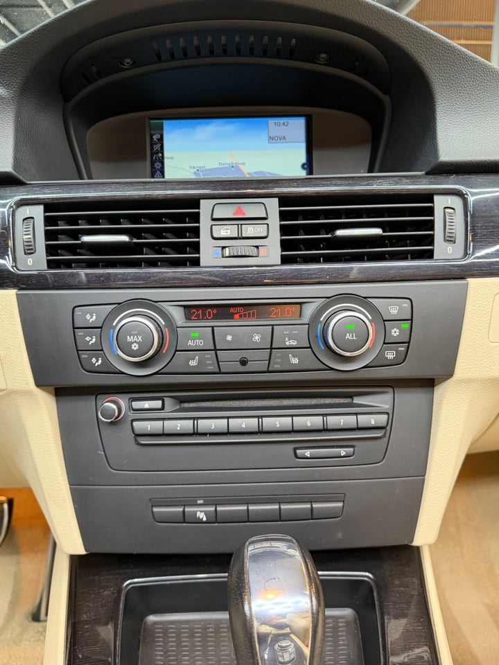 BMW 325i 3,0 Cabriolet aut. 2d