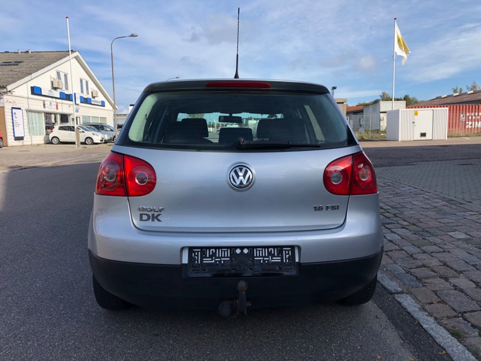 VW Golf V 1,6 FSi Comfortline 5d