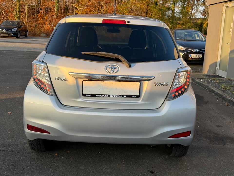 Toyota Yaris 1,3 VVT-i T2 5d