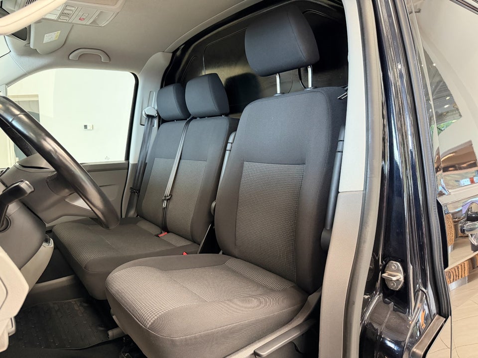 VW Transporter 2,0 TDi 150 Kassevogn DSG lang