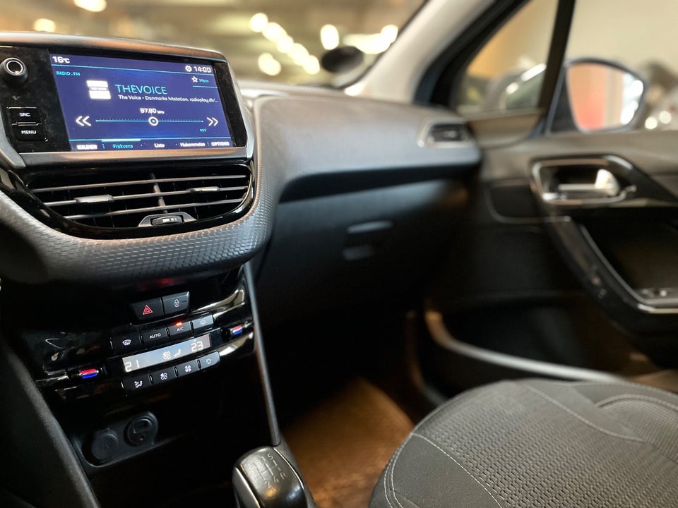 Peugeot 208 1,6 BlueHDi 100 Allure Sky 5d