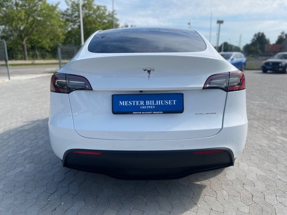 Tesla Model Y Long Range AWD 5d