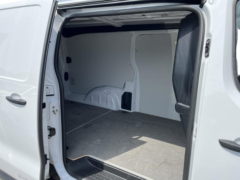 Toyota ProAce 2,0 D 144 Long Comfort Master aut. 4d