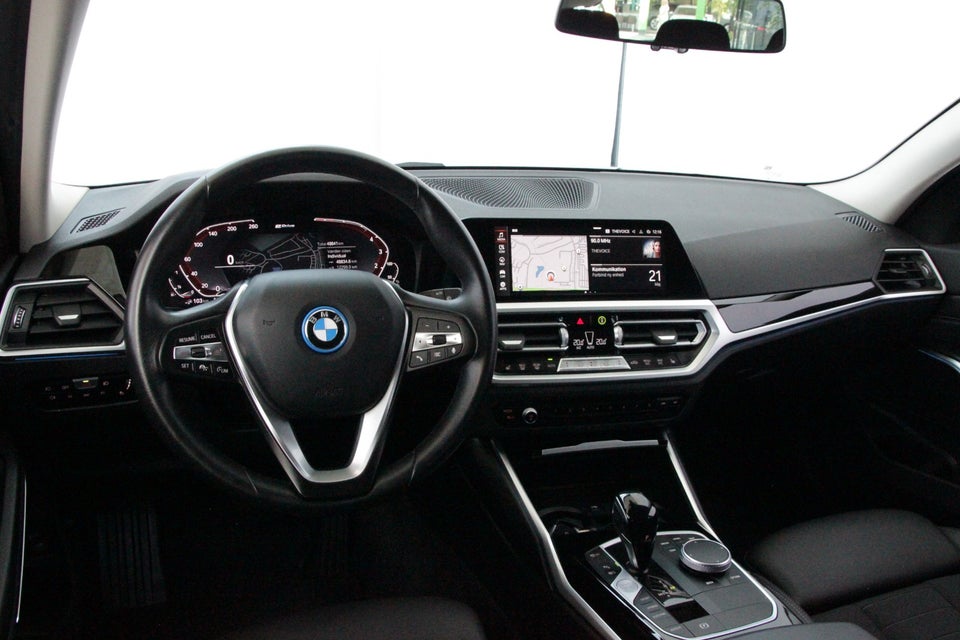 BMW 330e 2,0 Touring Sport Line aut. 5d