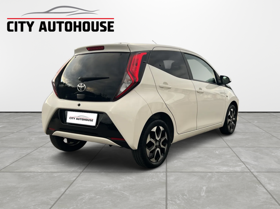Toyota Aygo 1,0 VVT-i x-press 5d