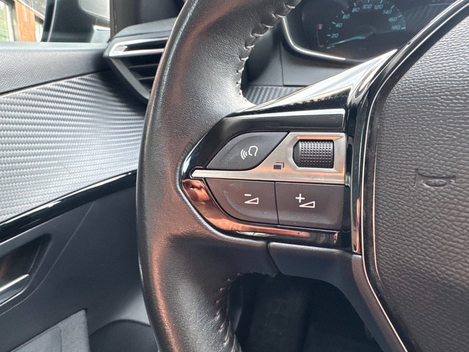 Peugeot e-208 50 Active Pack 5d