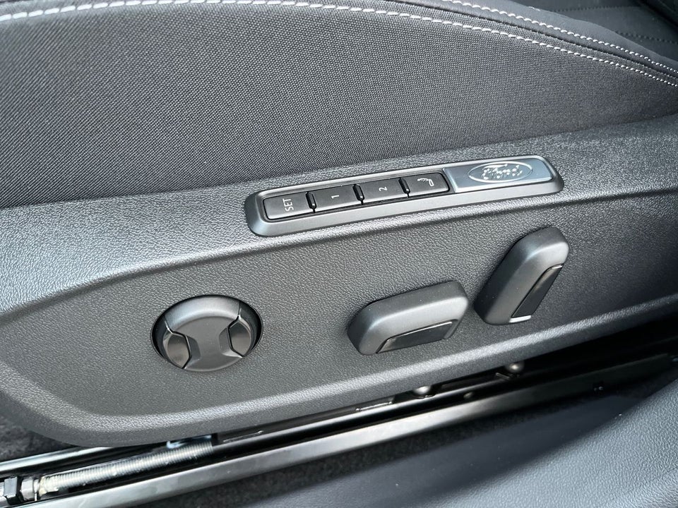 Ford Explorer 82 Premium Extended Range 5d