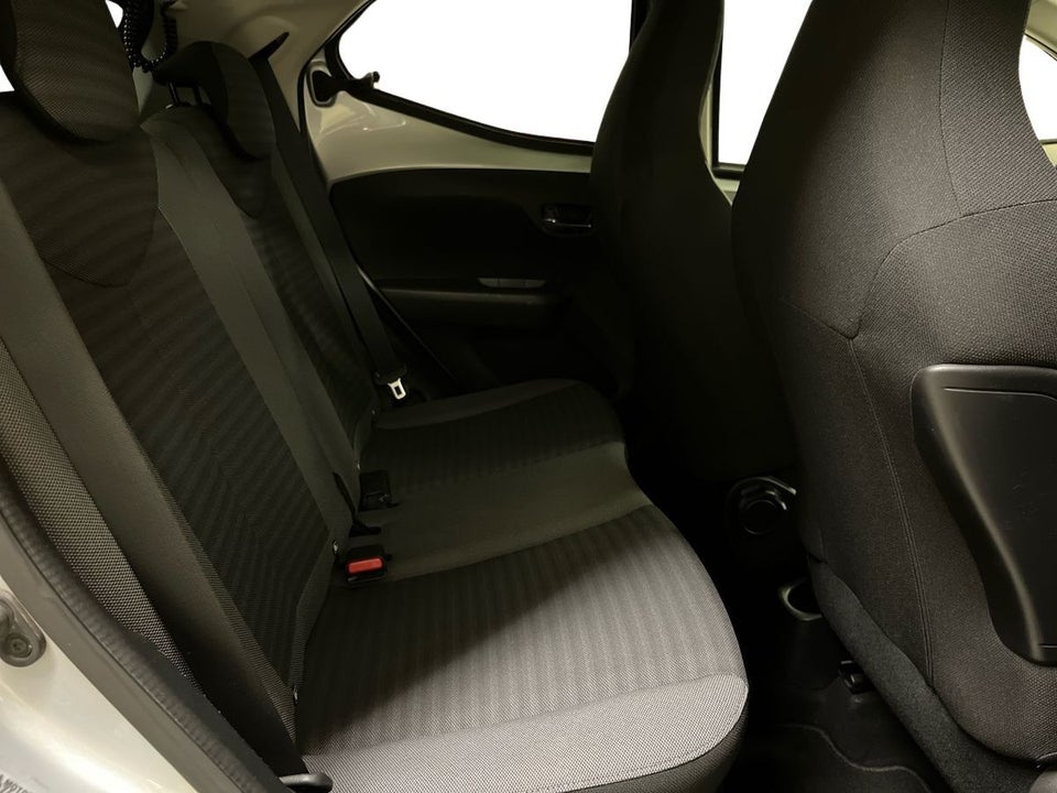 Toyota Aygo 1,0 VVT-i x-pression 5d