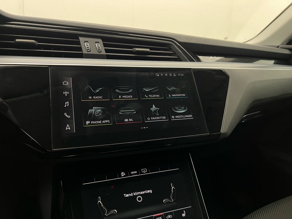 Audi e-tron 55 S-line Prestige quattro 5d