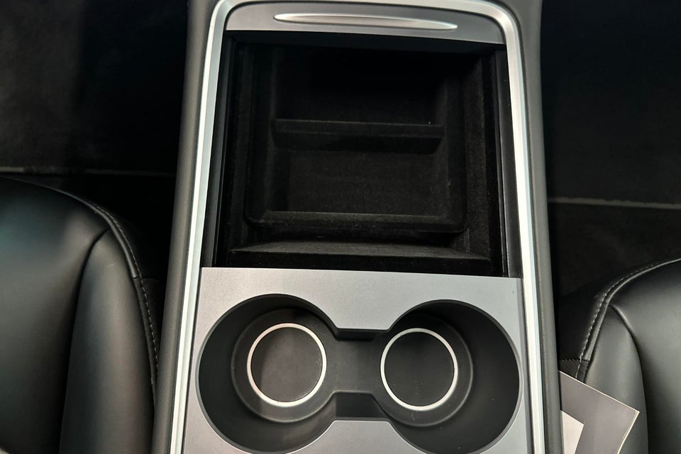 Tesla Model 3 Long Range AWD 4d