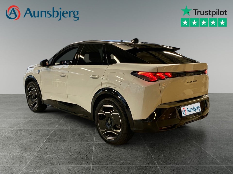 Peugeot e-3008 77 GT Pack 5d