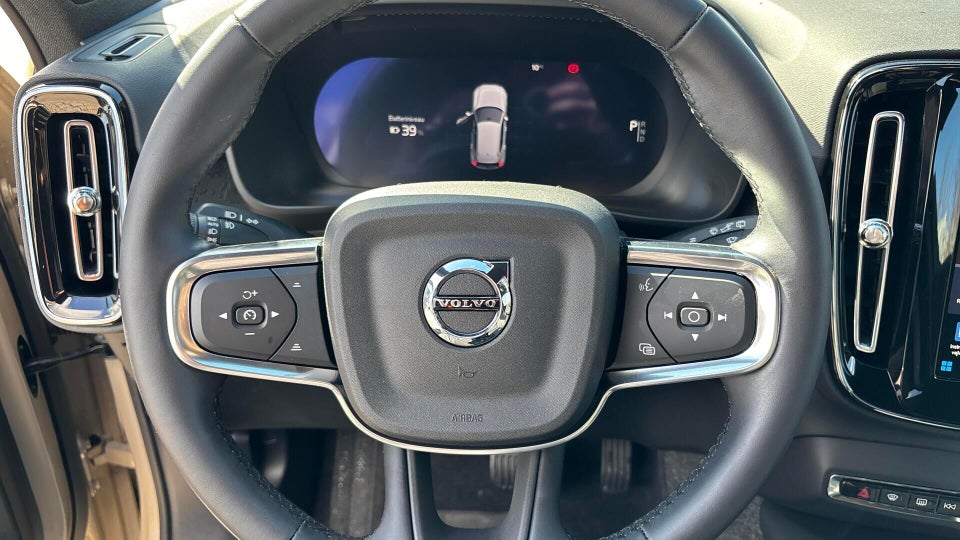 Volvo EX40 Extended Range Plus 5d