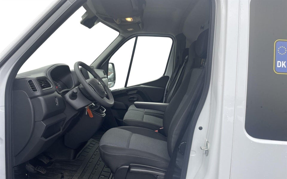 Nissan Interstar 2,0 dCi 150 L2H2 N-Connecta Van