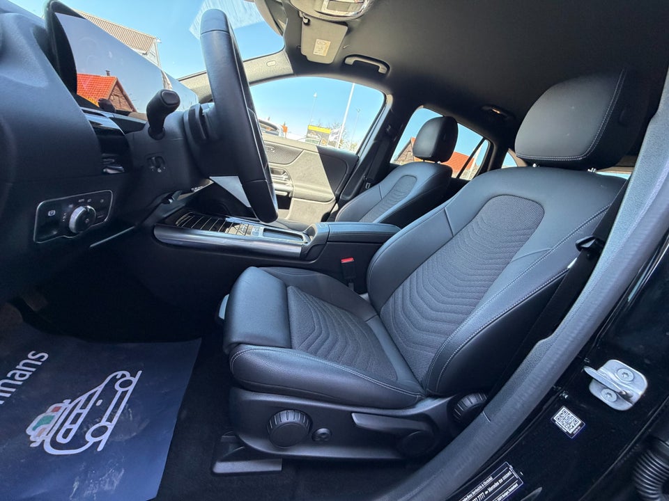 Mercedes EQA300 Progressive 4Matic 5d