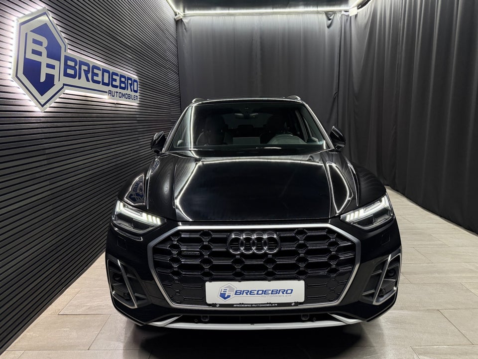 Audi Q5 40 TDi S-line quattro S-tr. 5d