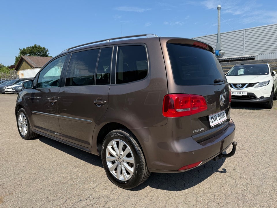 VW Touran 2,0 TDi 140 Comfortline DSG BMT 7prs 5d