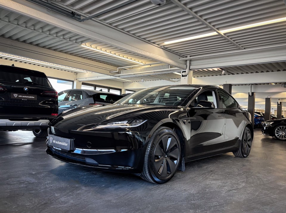 Tesla Model 3 Long Range AWD 4d