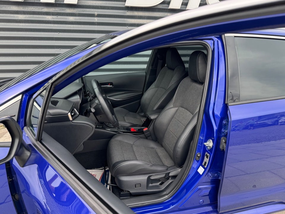 Toyota Corolla 1,8 Hybrid Style Touring Sports e-CVT 5d