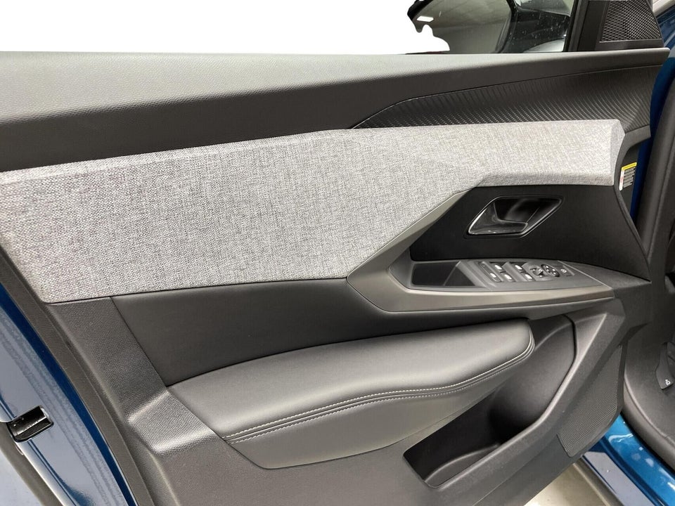 Peugeot e-5008 77 Allure 7prs 5d