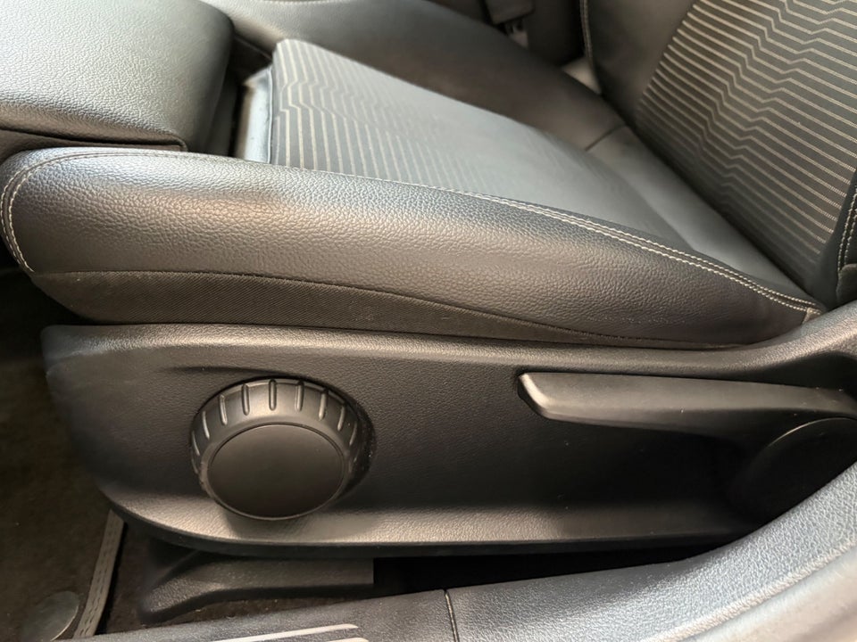 Mercedes A250 e 1,3 Progressive aut. 4d