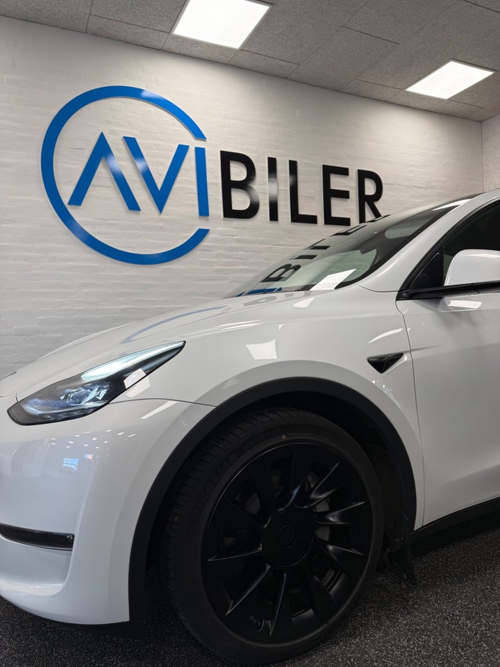 Tesla Model Y Long Range AWD 5d