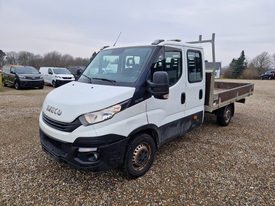 Iveco Daily 2,3 35S14 Mandskabsvogn m/lad 4d