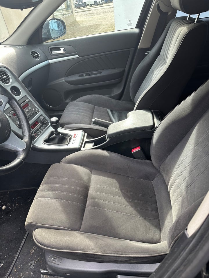 Alfa Romeo 159 2,2 JTS 4d