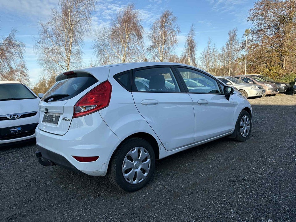 Ford Fiesta 1,25 82 Ambiente 5d