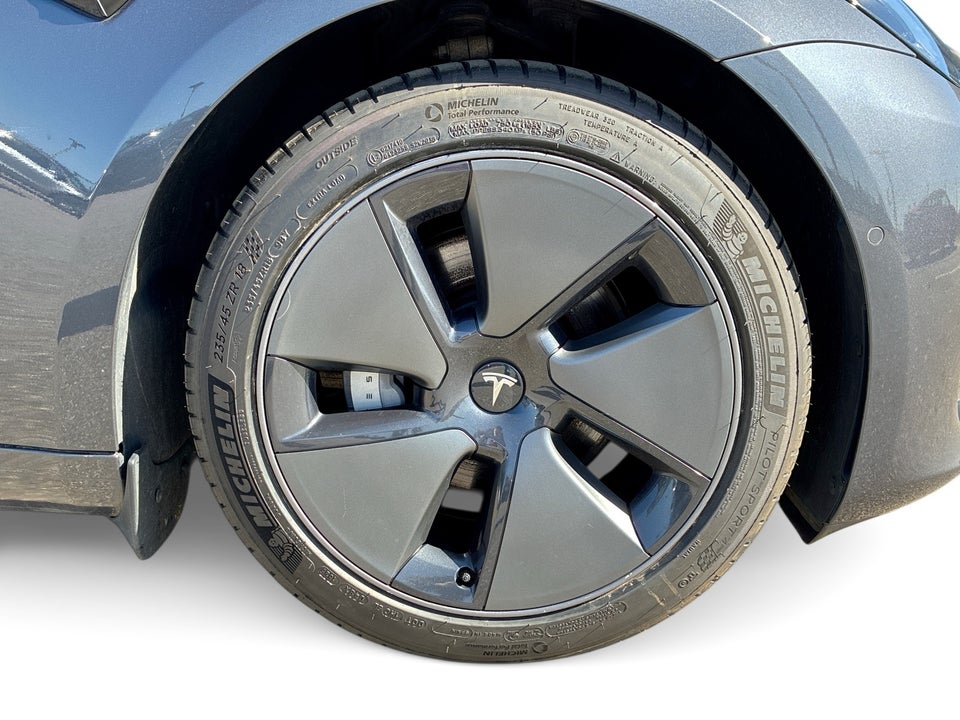 Tesla Model 3 Long Range AWD 4d