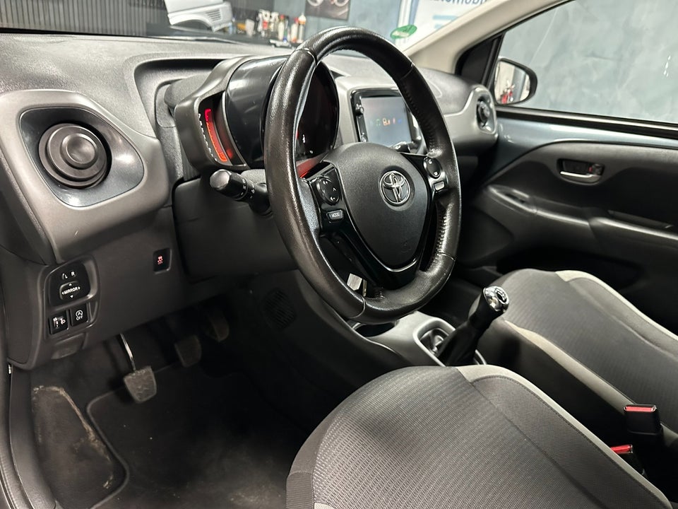 Toyota Aygo 1,0 VVT-i x-clusiv 5d