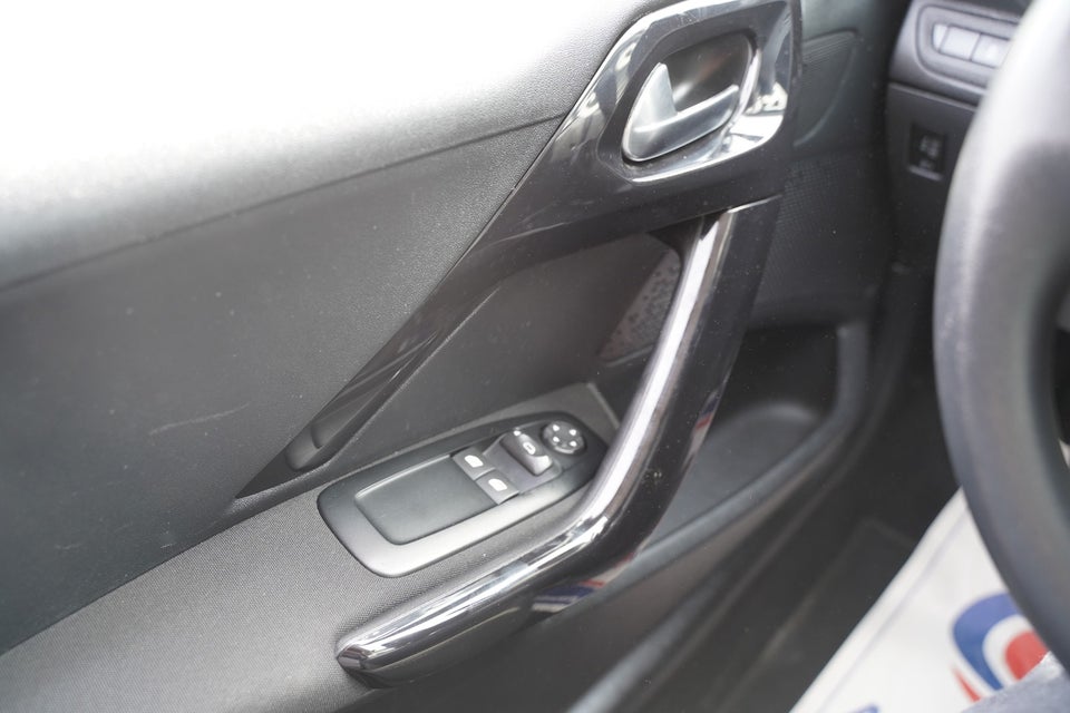 Peugeot 208 1,6 e-HDi 92 Active Van 5d