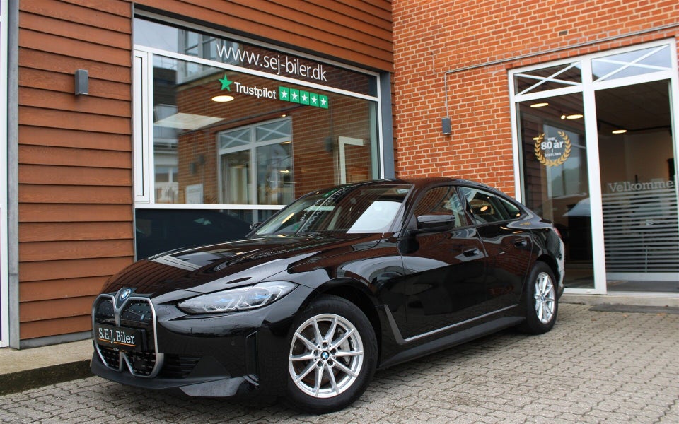 BMW i4 eDrive40 Charged 5d